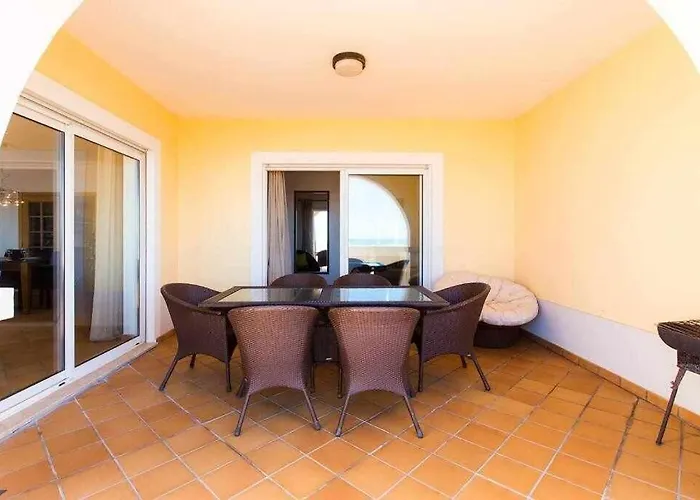 Apartment T2 Sea View, Pool, Golf, Private Terrace, Praia Del Rey, Obidos A1 Amoreira (Leiria)